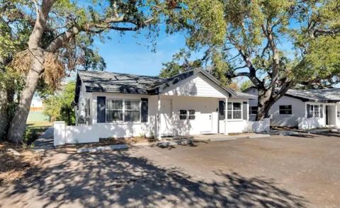 Photo of 4513 W Mcelroy Avenue, Tampa, FL 33611 (MLS # TB8493099)