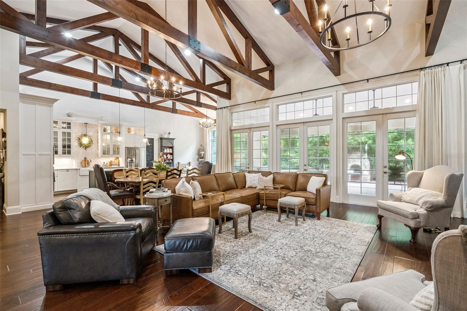 590 BROADOAK LOOP