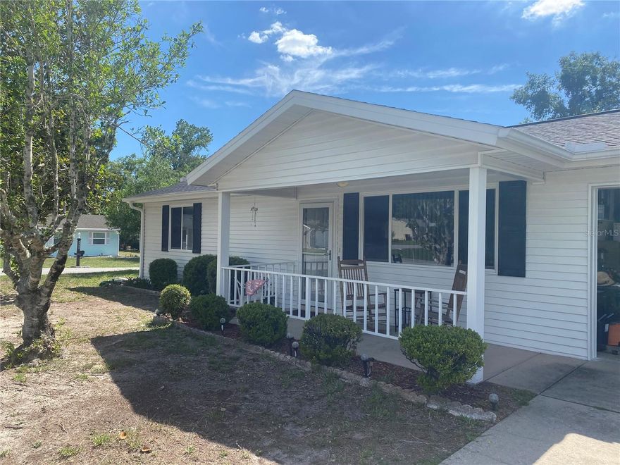 Cute 2 bedroom home in Oak Run is super neat and clean, and it's fully furnished! Peace of mind is yours with a newer roof, electrical panel and water heater. Located a short walk from Orchid Club pool and rec center. Oak Run is a premier gated 55+ community located along the SW HWY 200 corridor close to shopping, restaurants and health care. This is an ideal Florida starter home or winter getaway. Make it YOURS today!