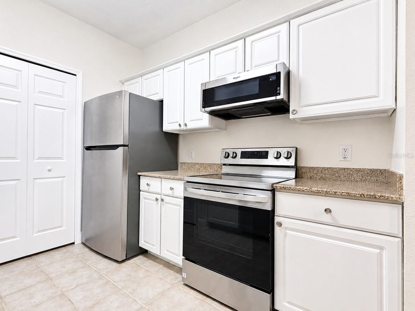 SOUTHERN PINES CONDOMINIUM - Residential Lease