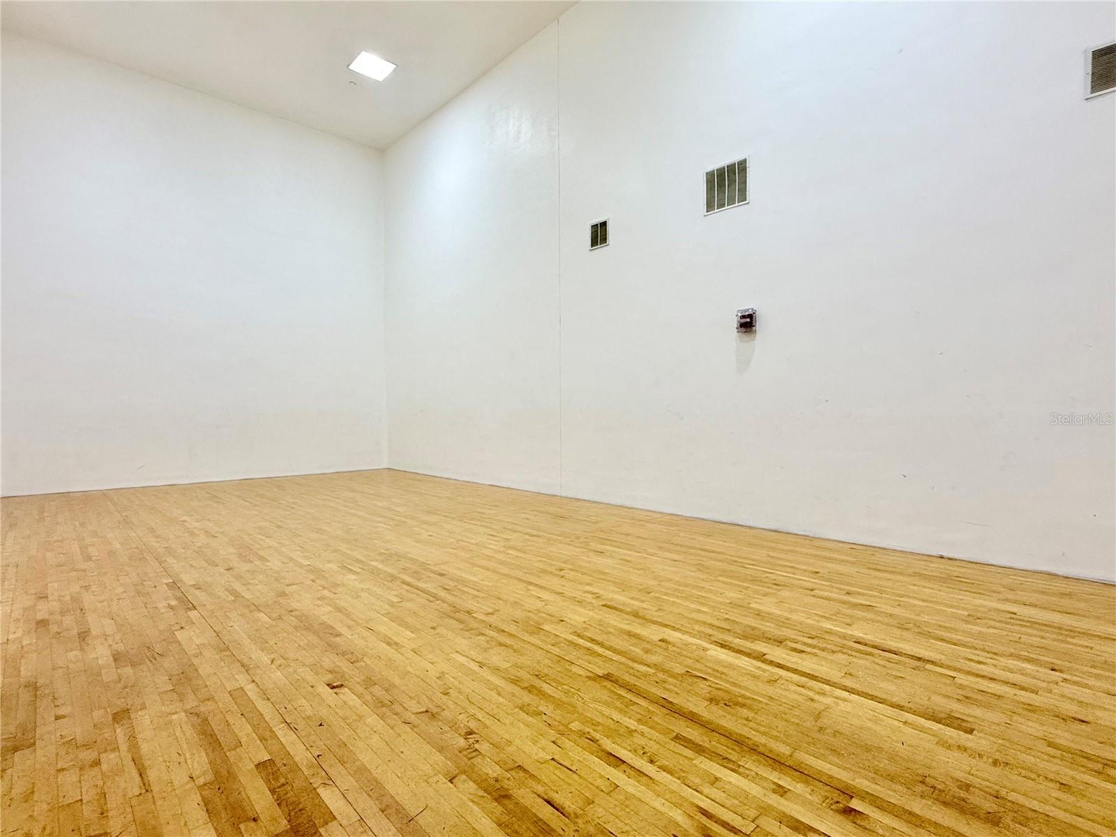 SOUTHERN PINES CONDOMINIUM - Residential Lease