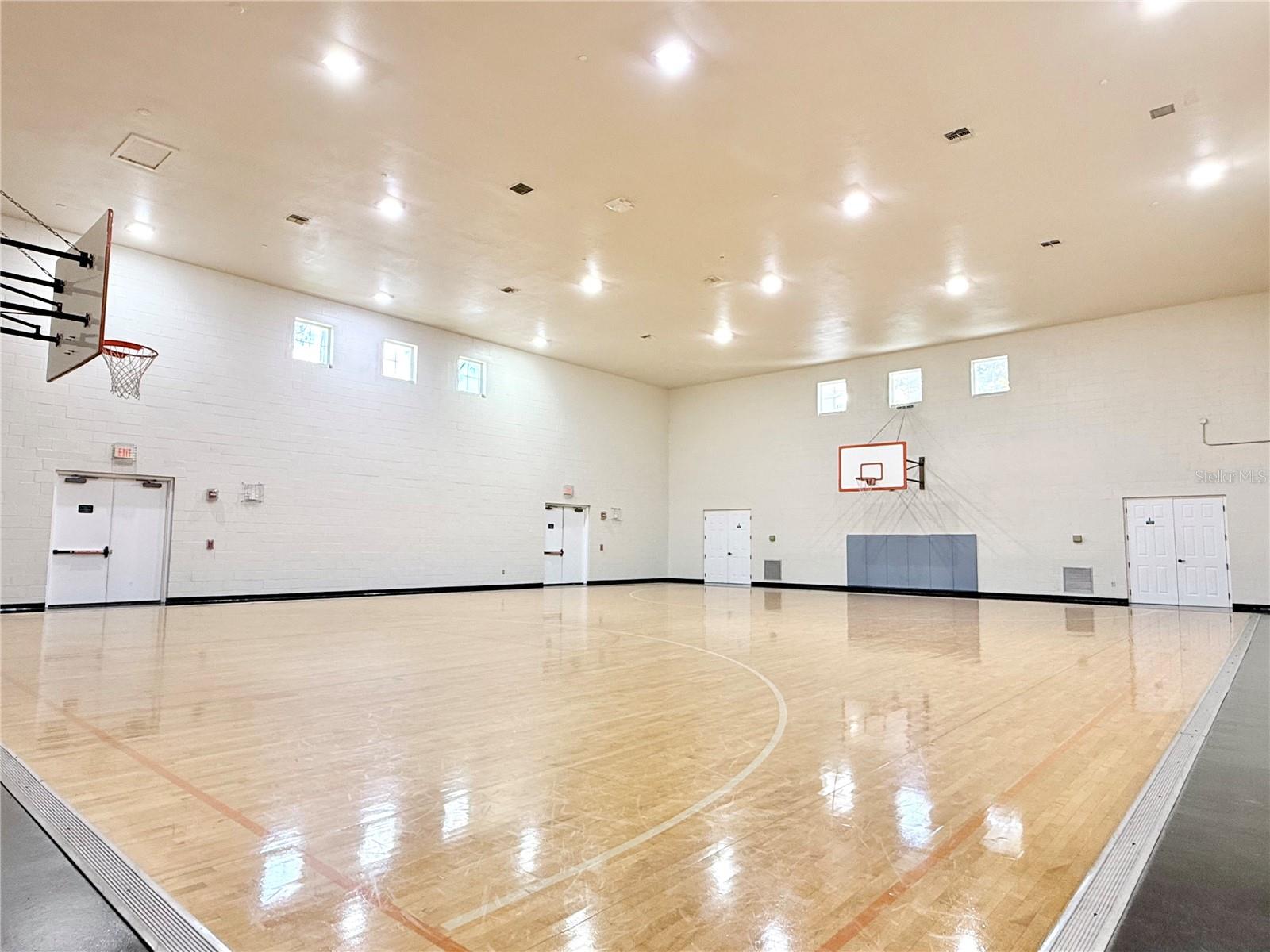 SOUTHERN PINES CONDOMINIUM - Residential Lease