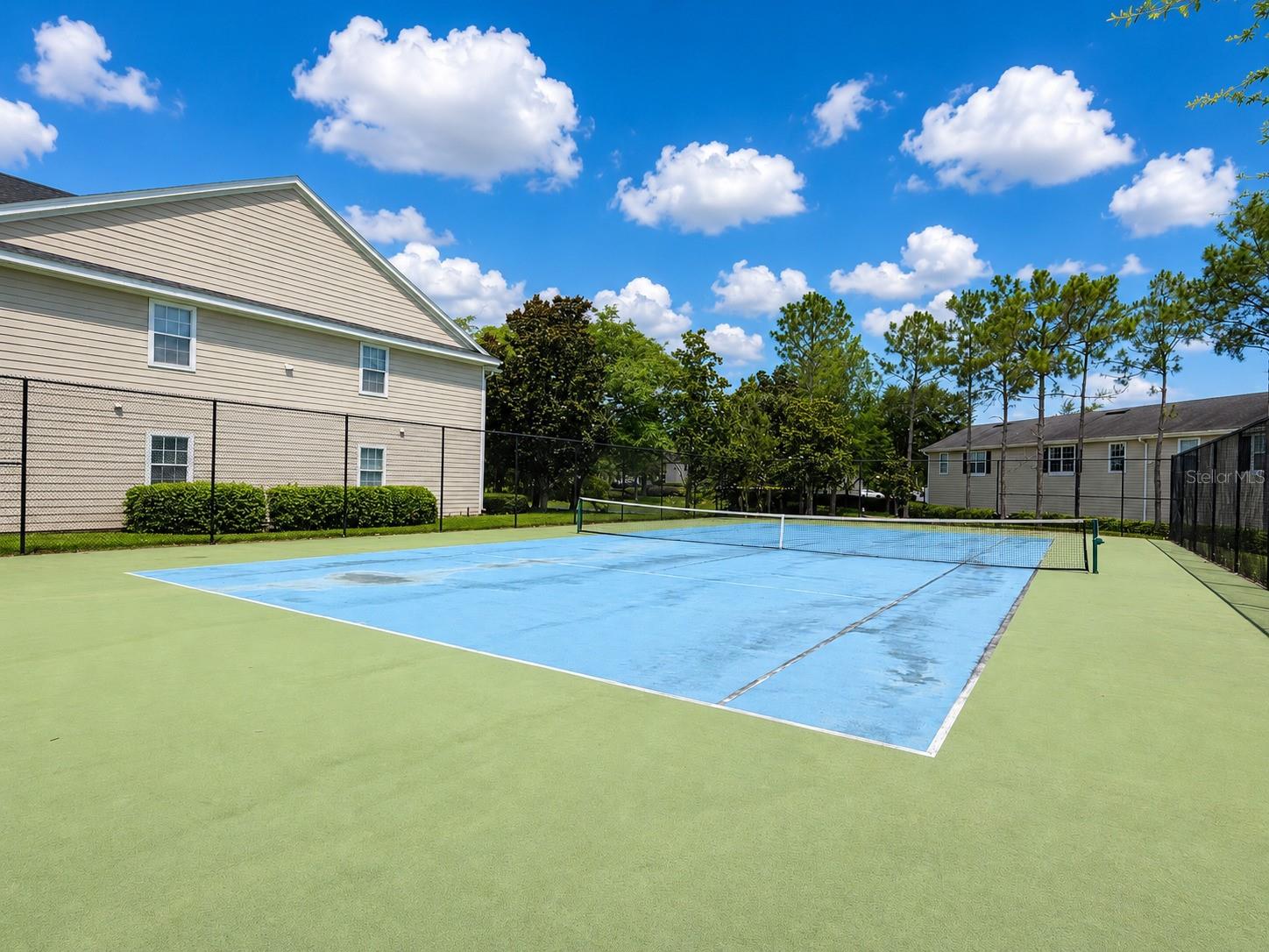 SOUTHERN PINES CONDOMINIUM - Residential Lease