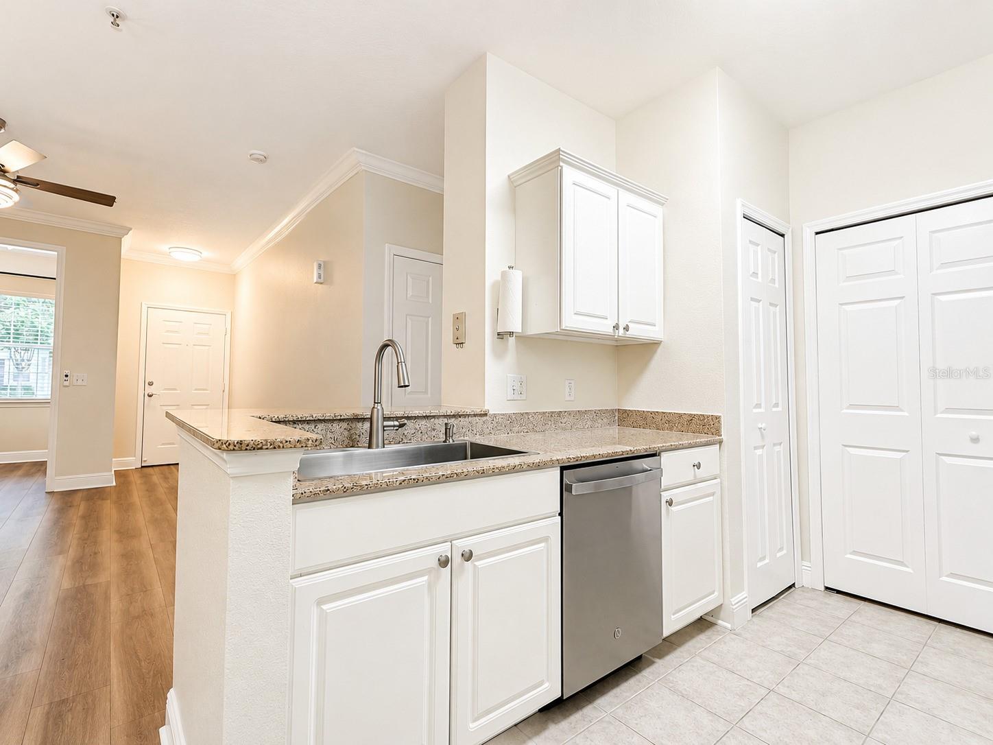 SOUTHERN PINES CONDOMINIUM - Residential Lease