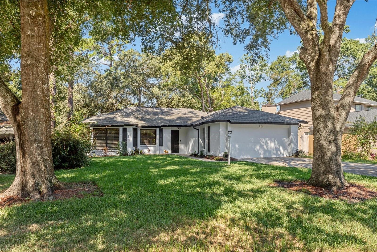 942 CINNAMON COURT