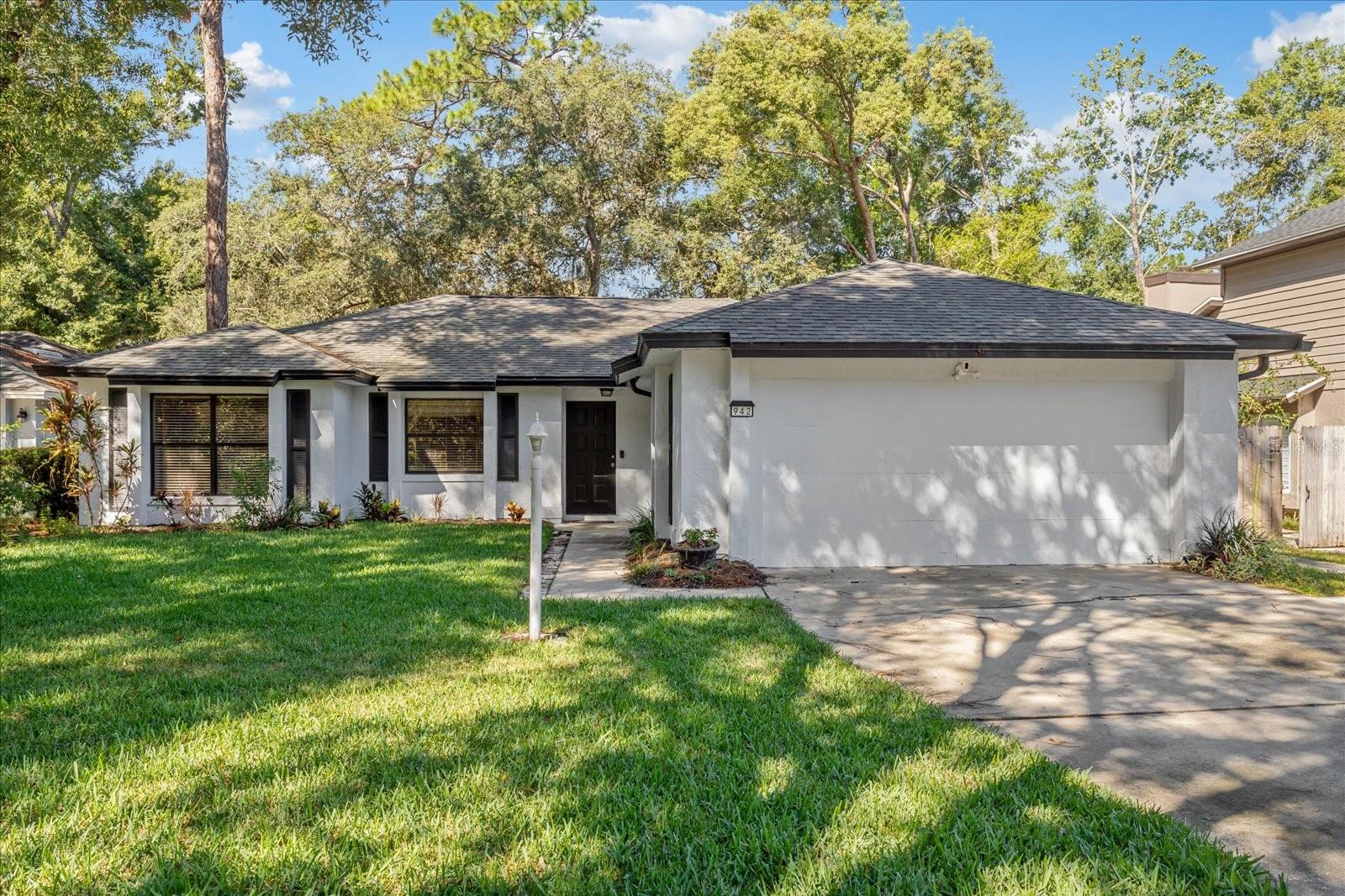 942 CINNAMON COURT