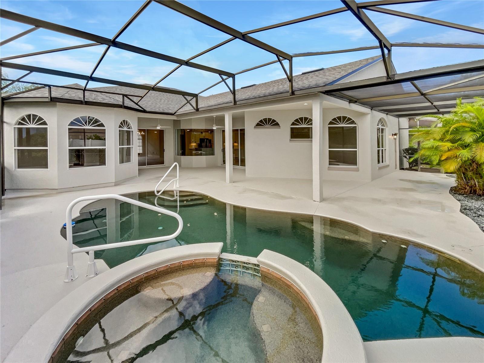 STONEYBROOK - Residential