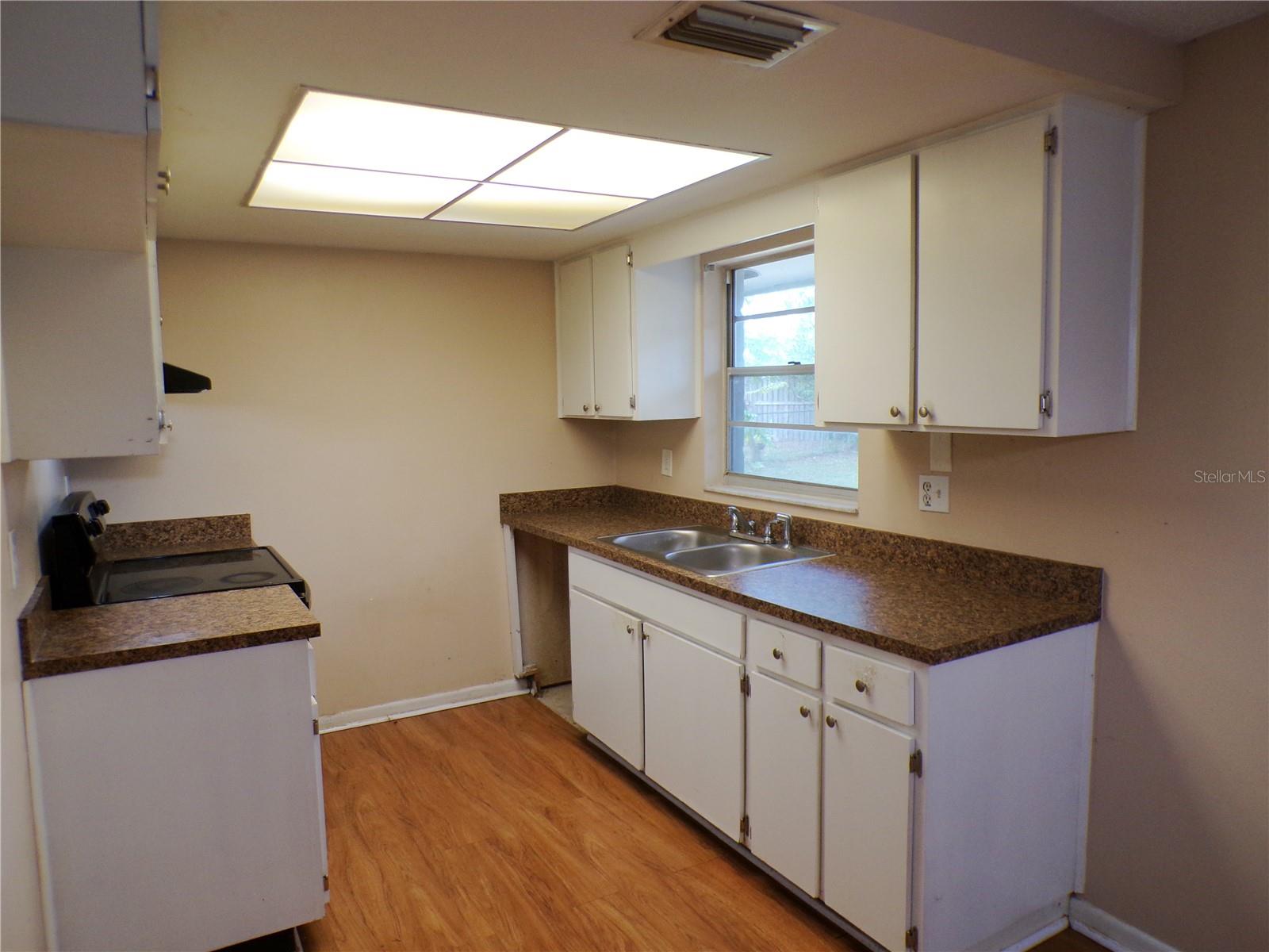 TURTLE LAKES - Residential