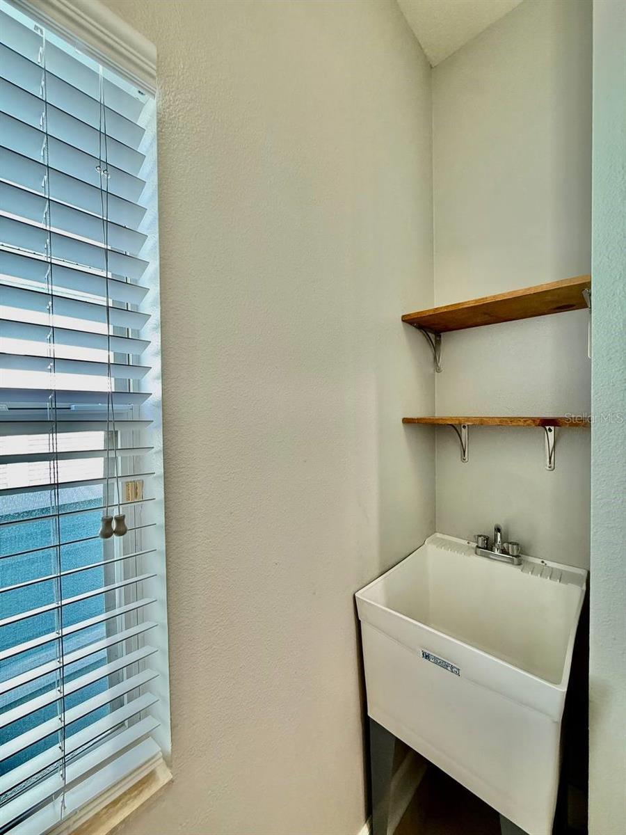 HEMINGWAY ESTATES PH 1-A - Residential Lease