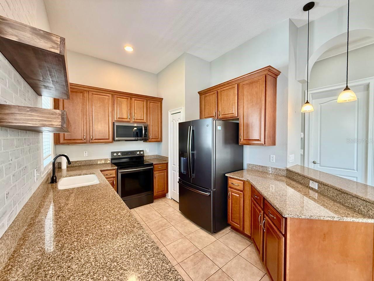 HEMINGWAY ESTATES PH 1-A - Residential Lease