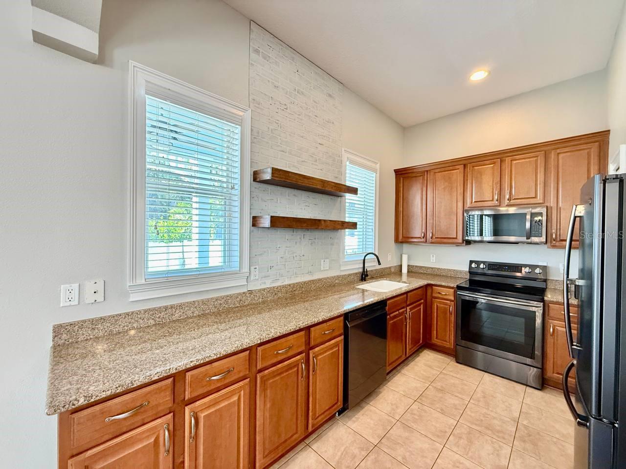 HEMINGWAY ESTATES PH 1-A - Residential Lease