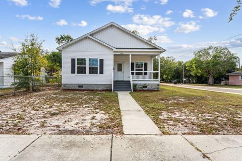 Photo of 4568 18th Avenue S, St Petersburg, FL 33711 (MLS # TB8375759)