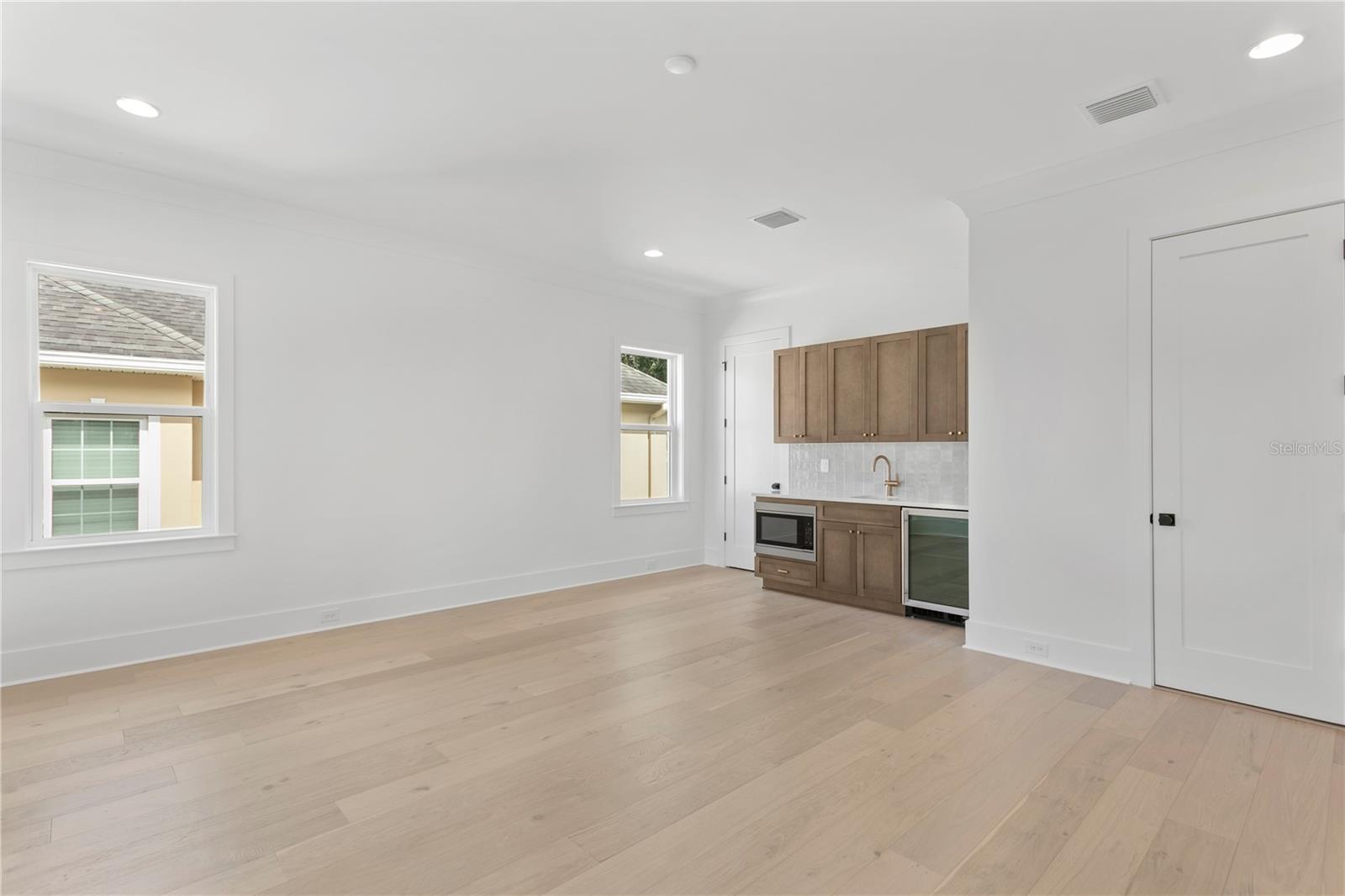 WEST SHORE CREST - Residential