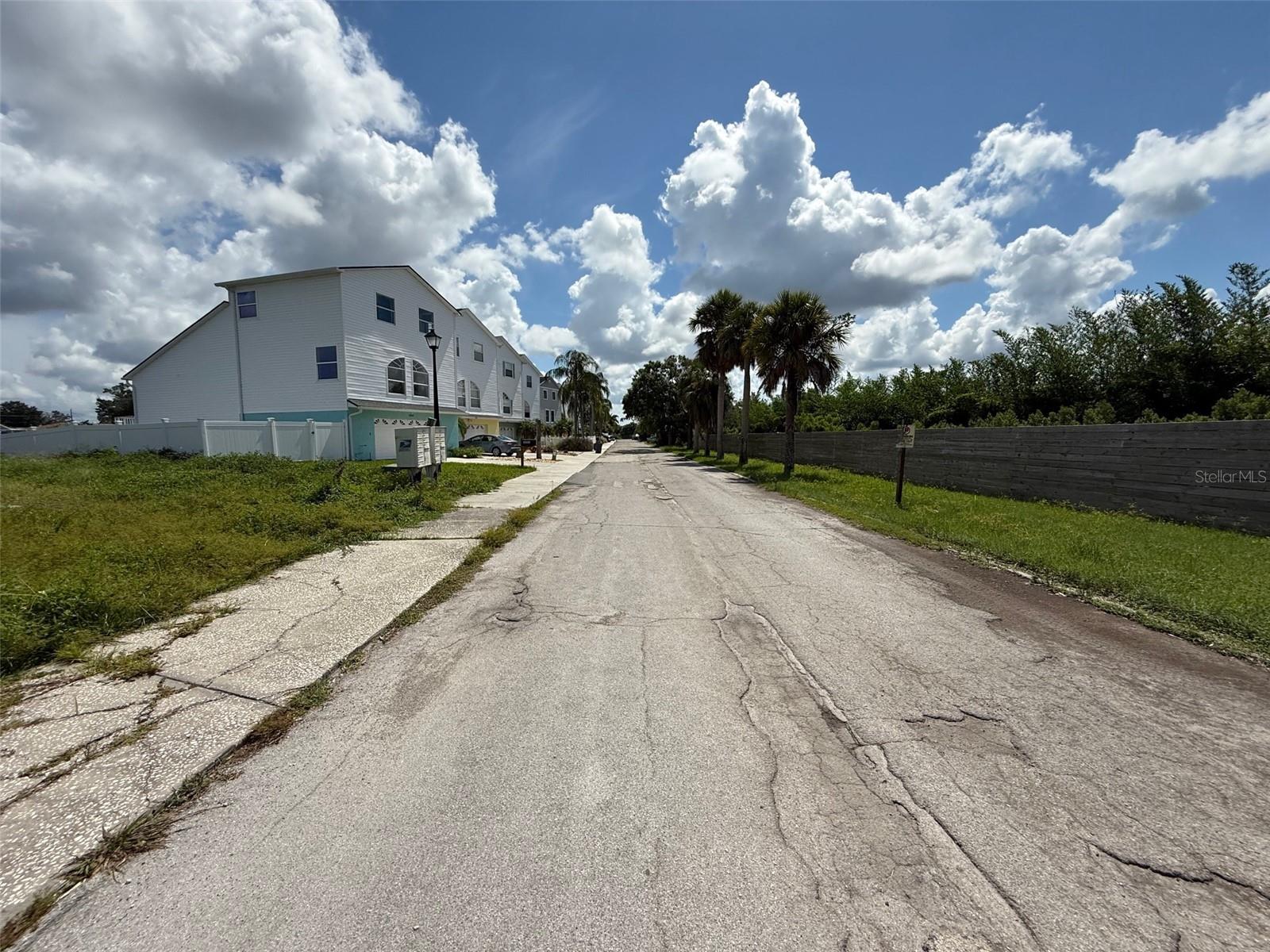 PARK PLACE - Land
