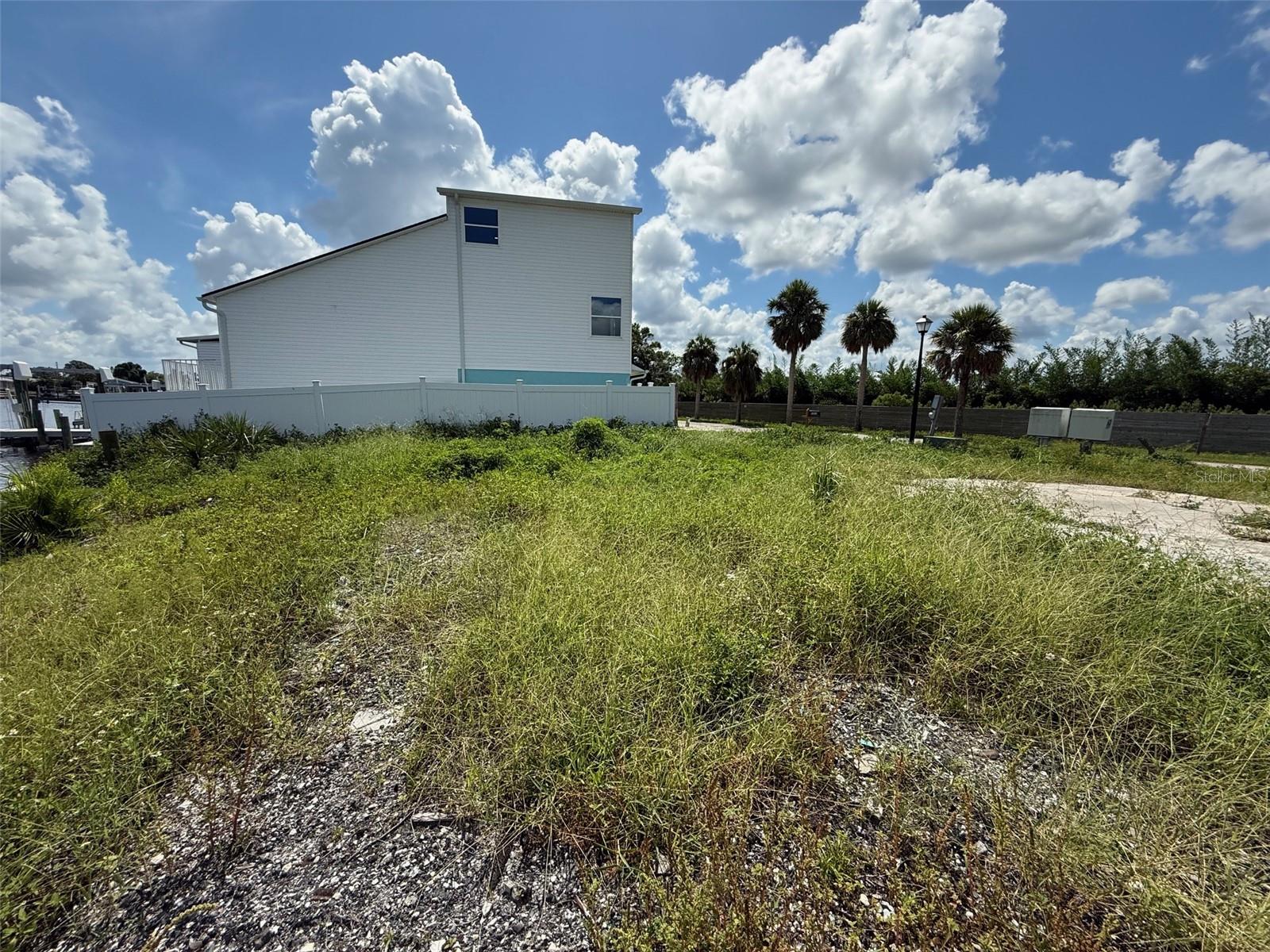 PARK PLACE - Land