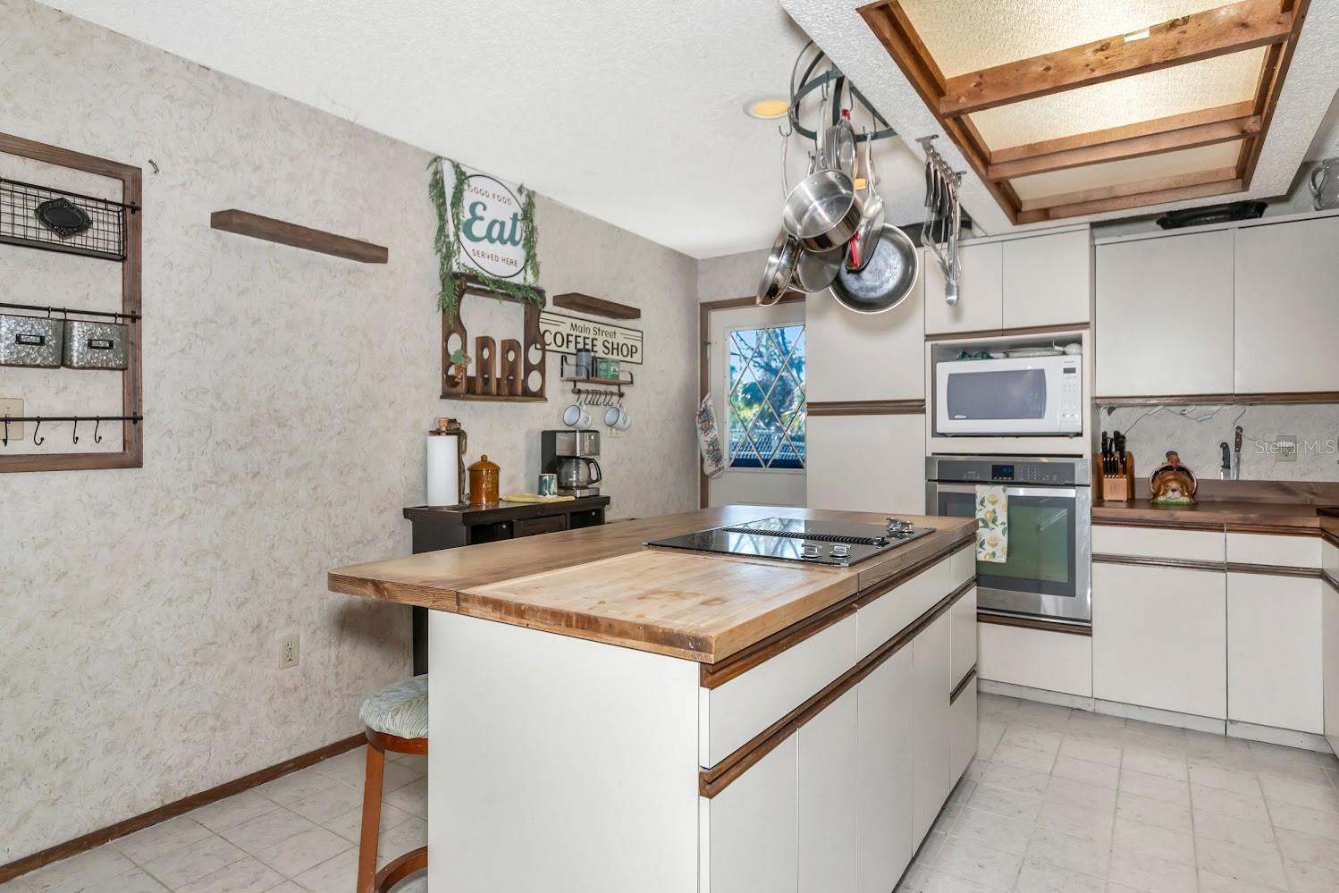 DESOTO ACRES - Residential