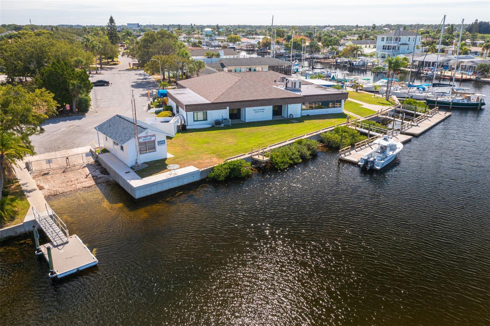 FLOR A MAR, GULF HARBORS - Residential