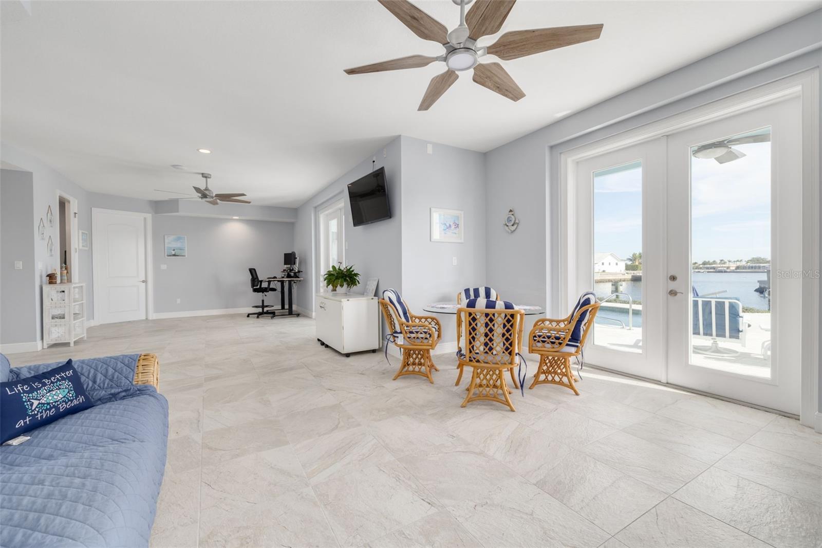 FLOR A MAR, GULF HARBORS - Residential