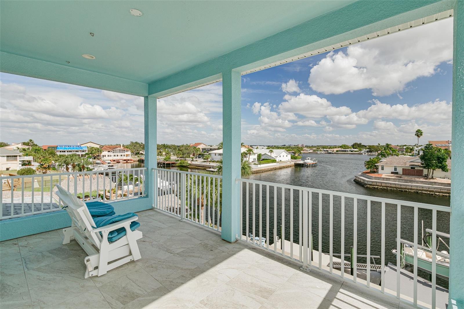 FLOR A MAR, GULF HARBORS - Residential