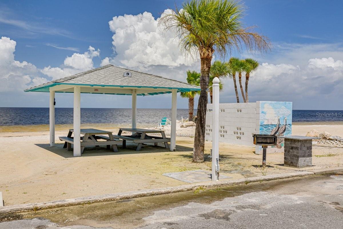 FLOR A MAR, GULF HARBORS - Residential