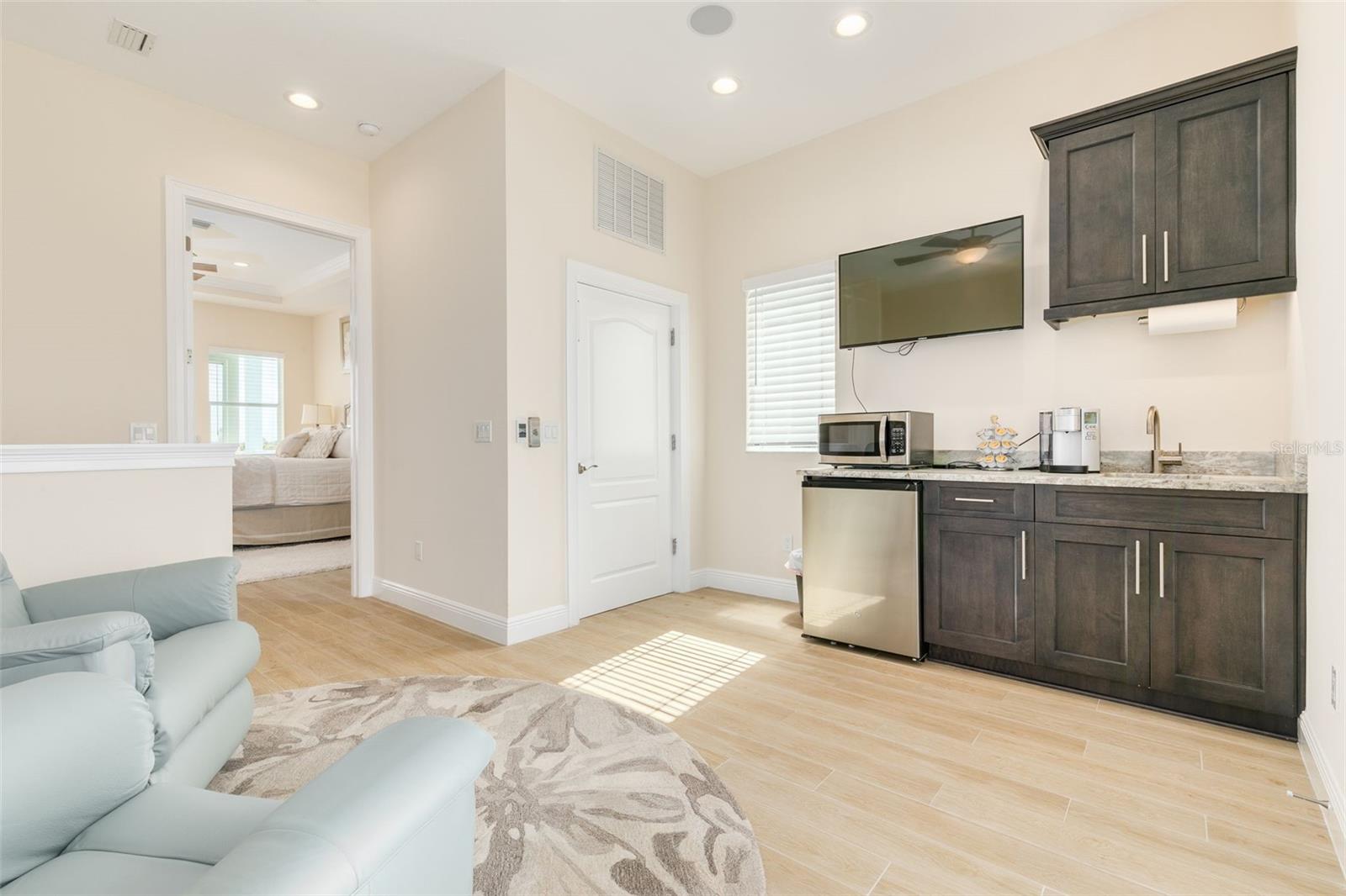 FLOR A MAR, GULF HARBORS - Residential