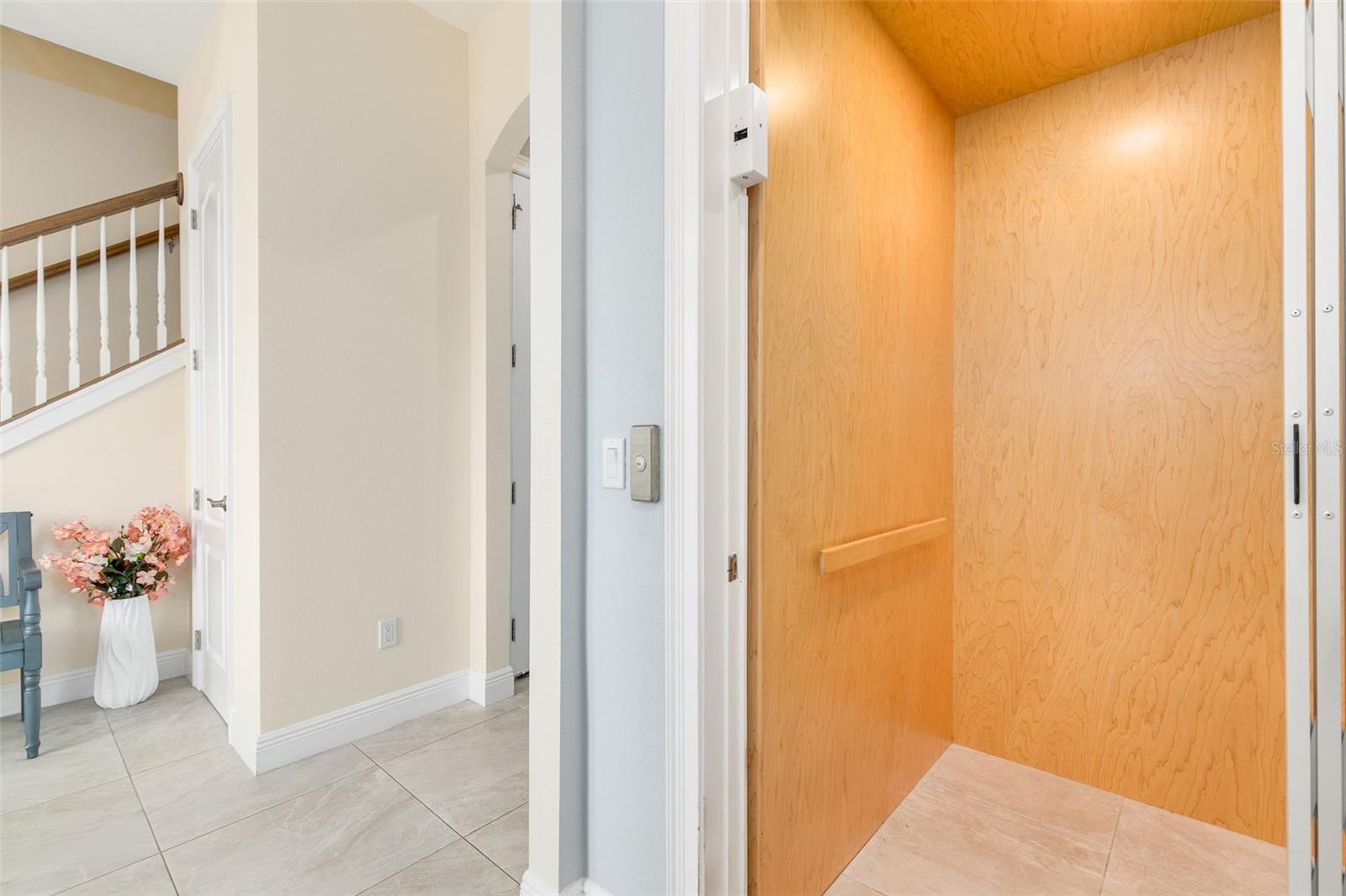 FLOR A MAR, GULF HARBORS - Residential