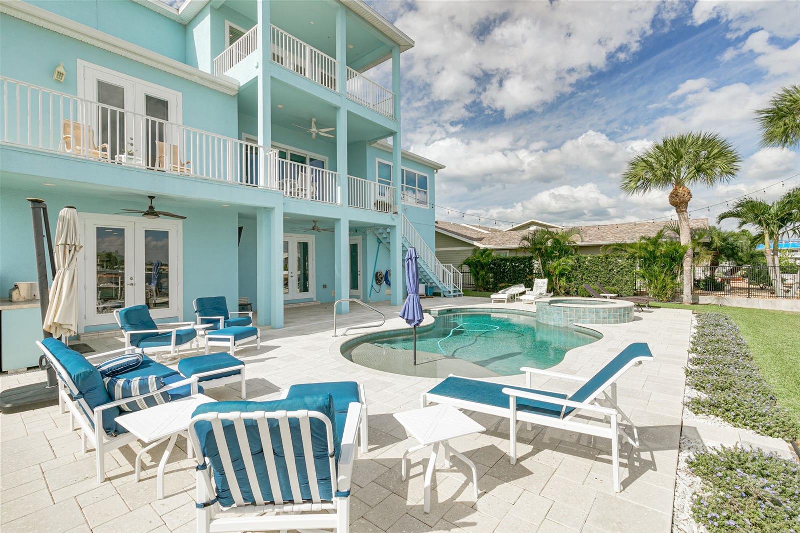 FLOR A MAR, GULF HARBORS - Residential