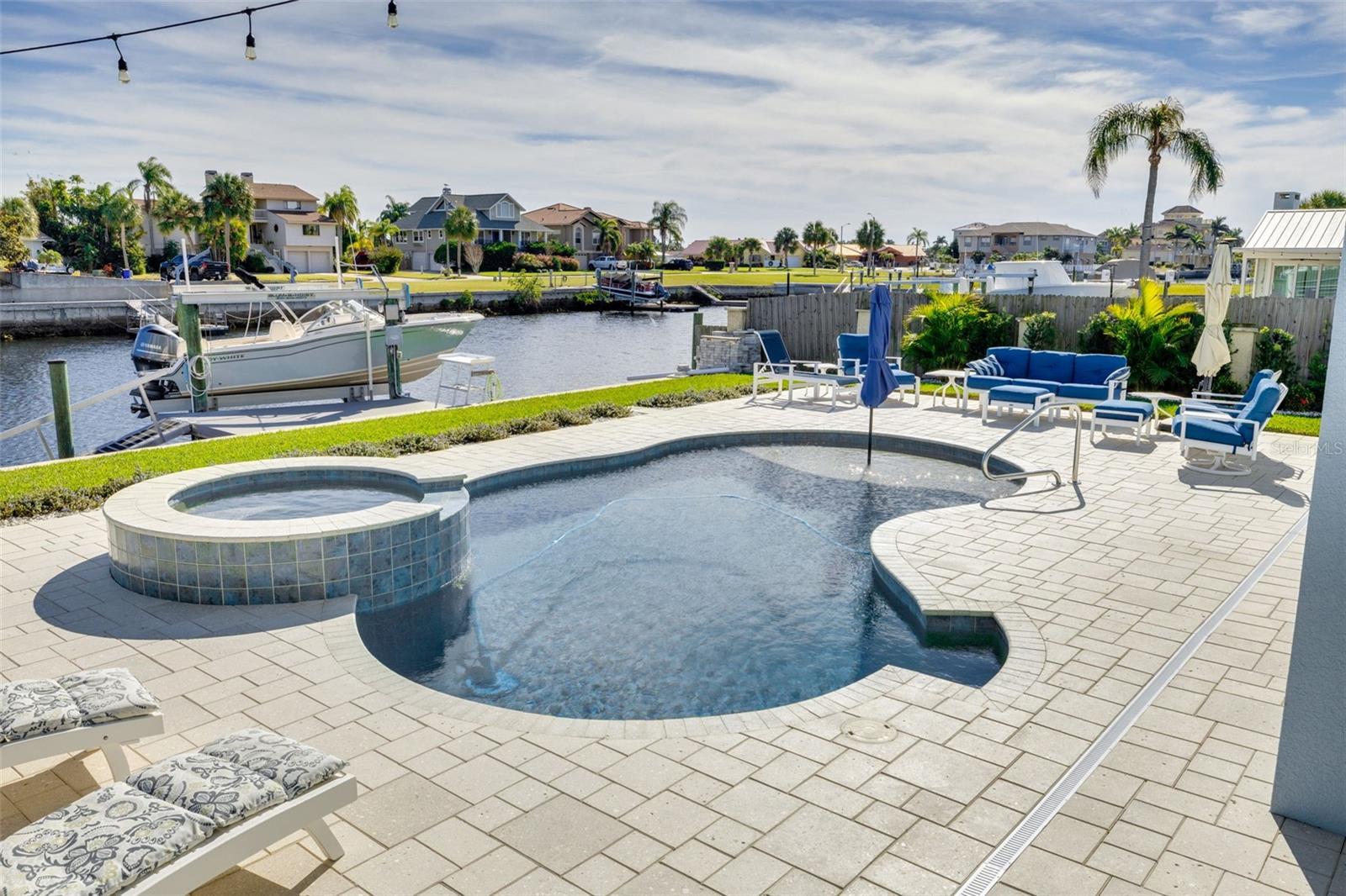 FLOR A MAR, GULF HARBORS - Residential