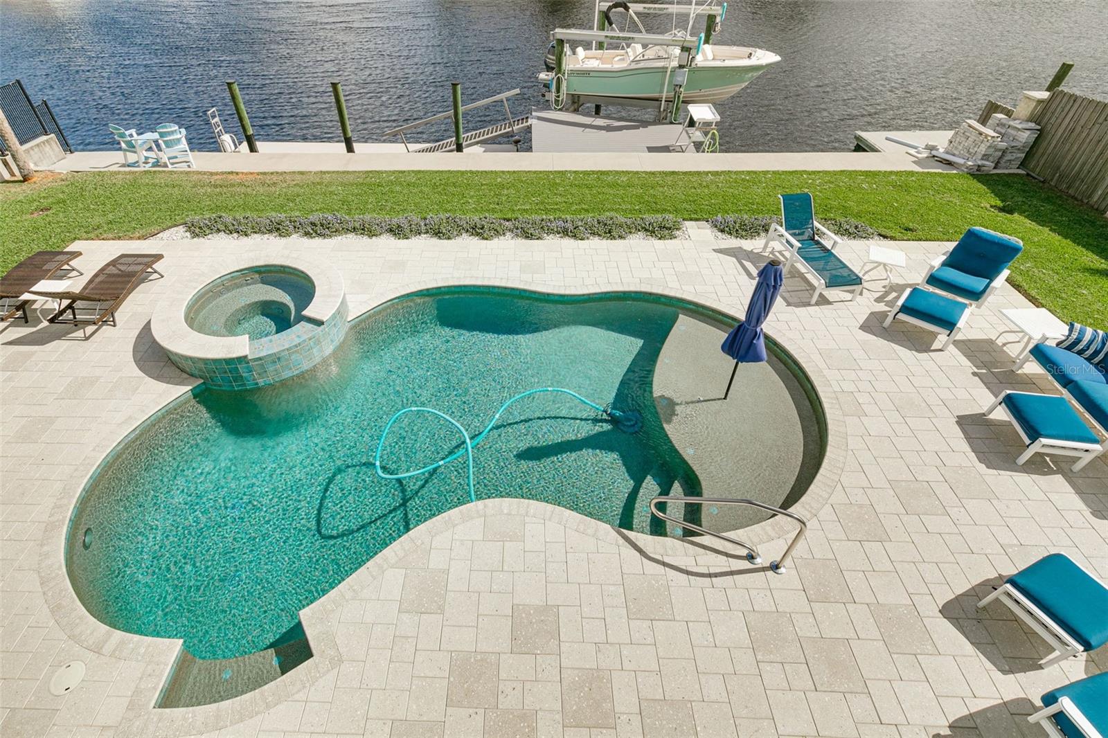 FLOR A MAR, GULF HARBORS - Residential