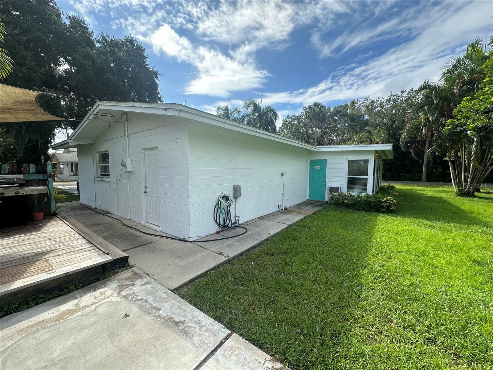 1703 CENTER ROAD