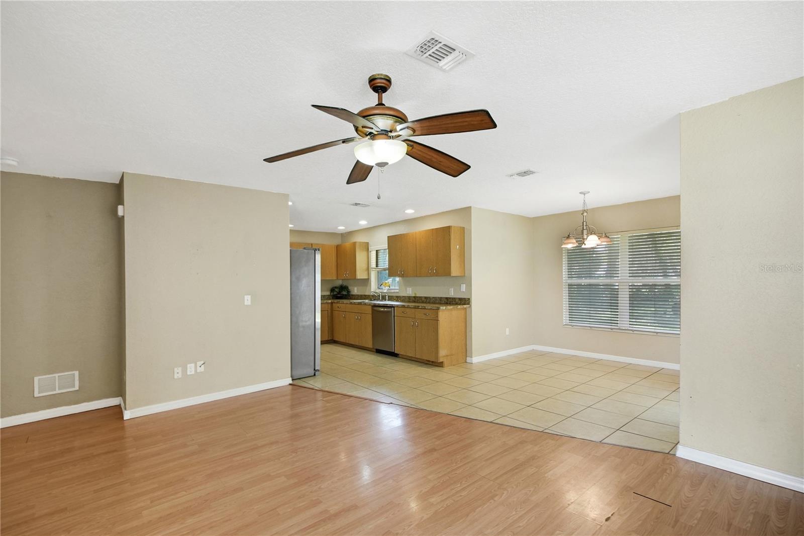 305 W FOUNTAIN STREET