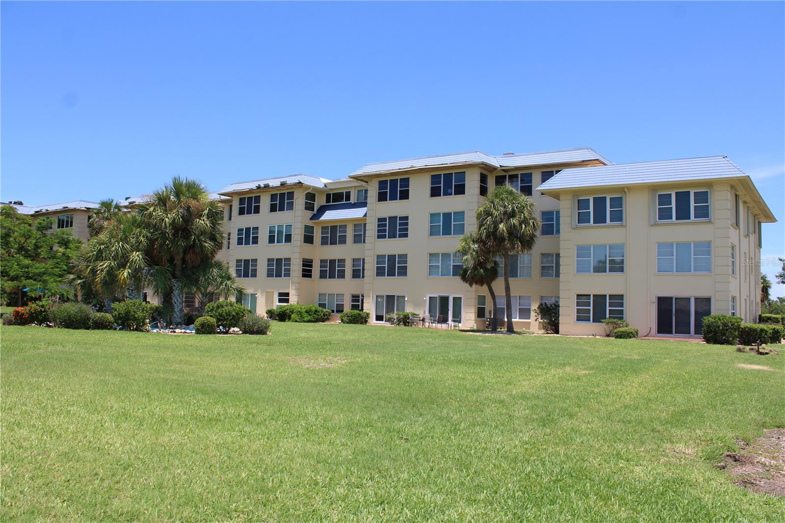 BEACH HARBOR CLUB - Residential Lease
