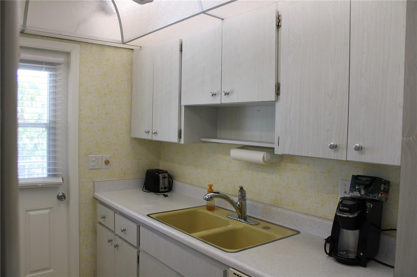 BEACH HARBOR CLUB - Residential Lease