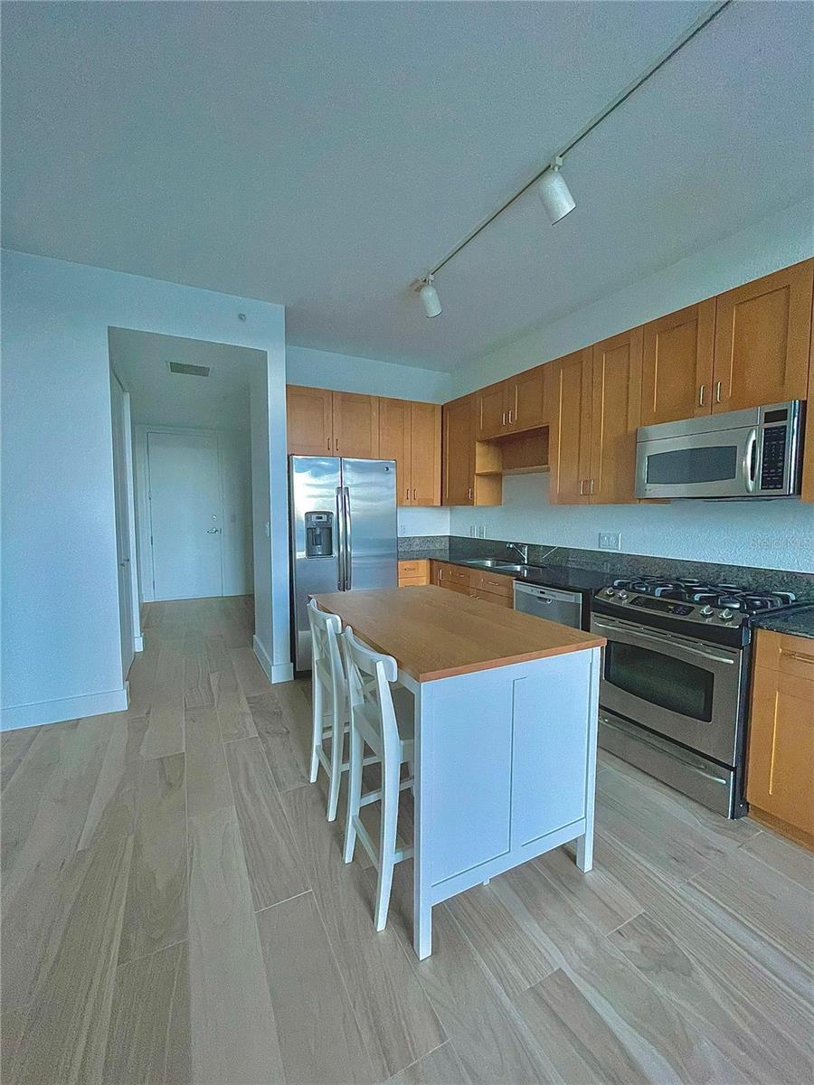 VUE/LK EOLA - Residential Lease