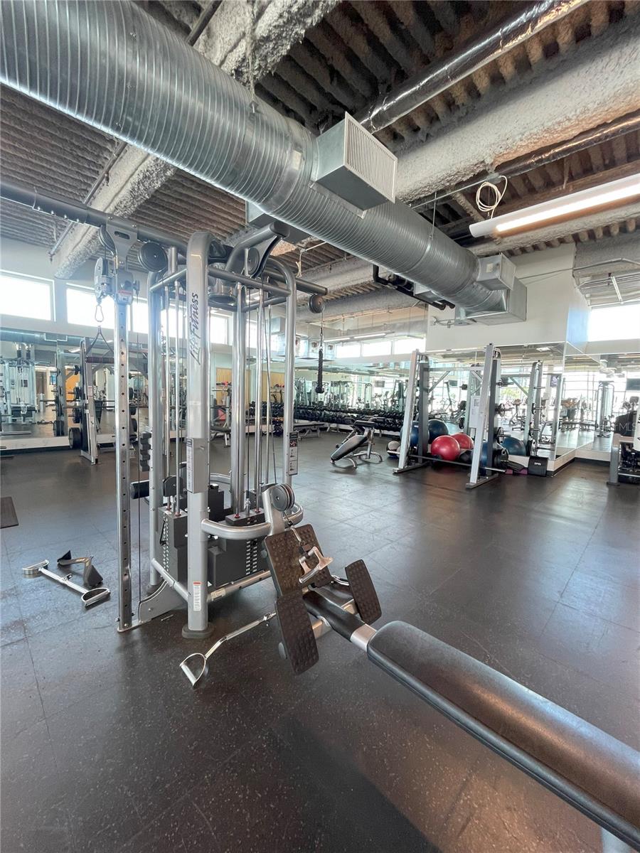 VUE/LK EOLA - Residential Lease