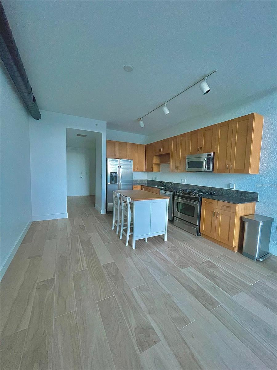 VUE/LK EOLA - Residential Lease