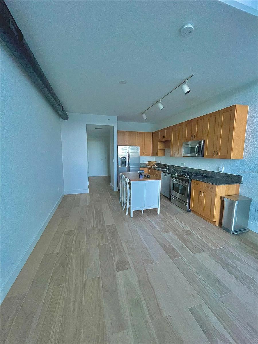 VUE/LK EOLA - Residential Lease