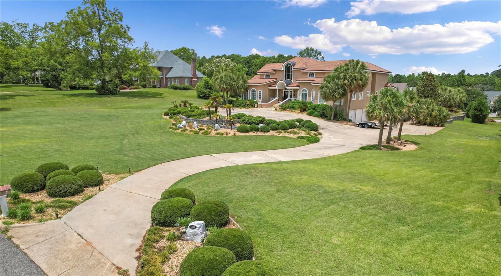 200 ASPHODEL DRIVE