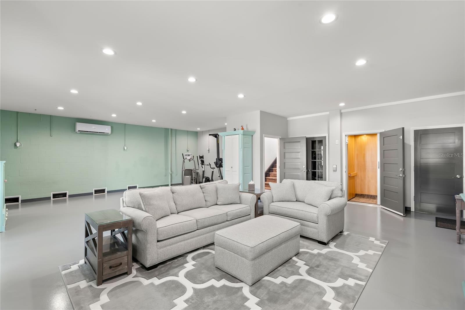 ISLAND ESTATES OF CLEARWATER - Residential