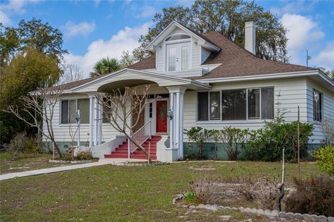 Photo of 102 S Lakeshore Boulevard, Lake Wales, FL 33853 (MLS # L4958749)
