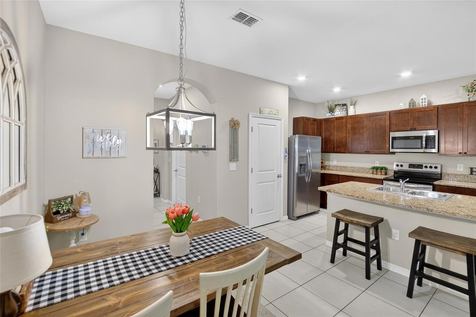 DISTRICT/BLOOMINGDALE - Residential