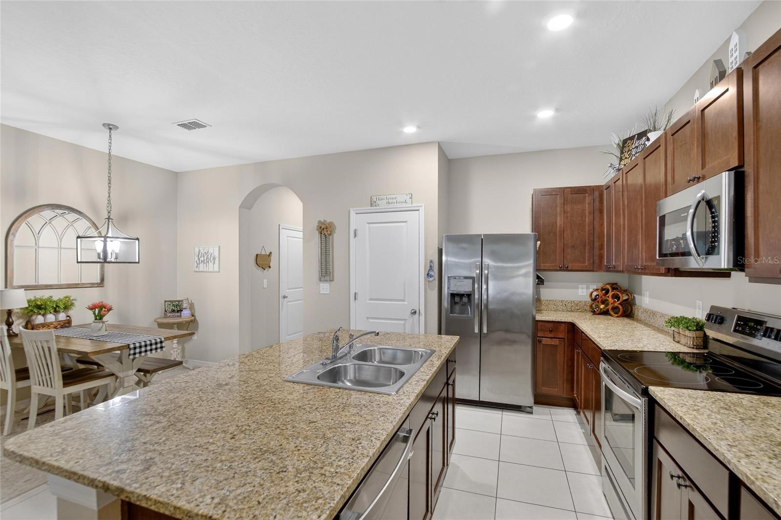 DISTRICT/BLOOMINGDALE - Residential