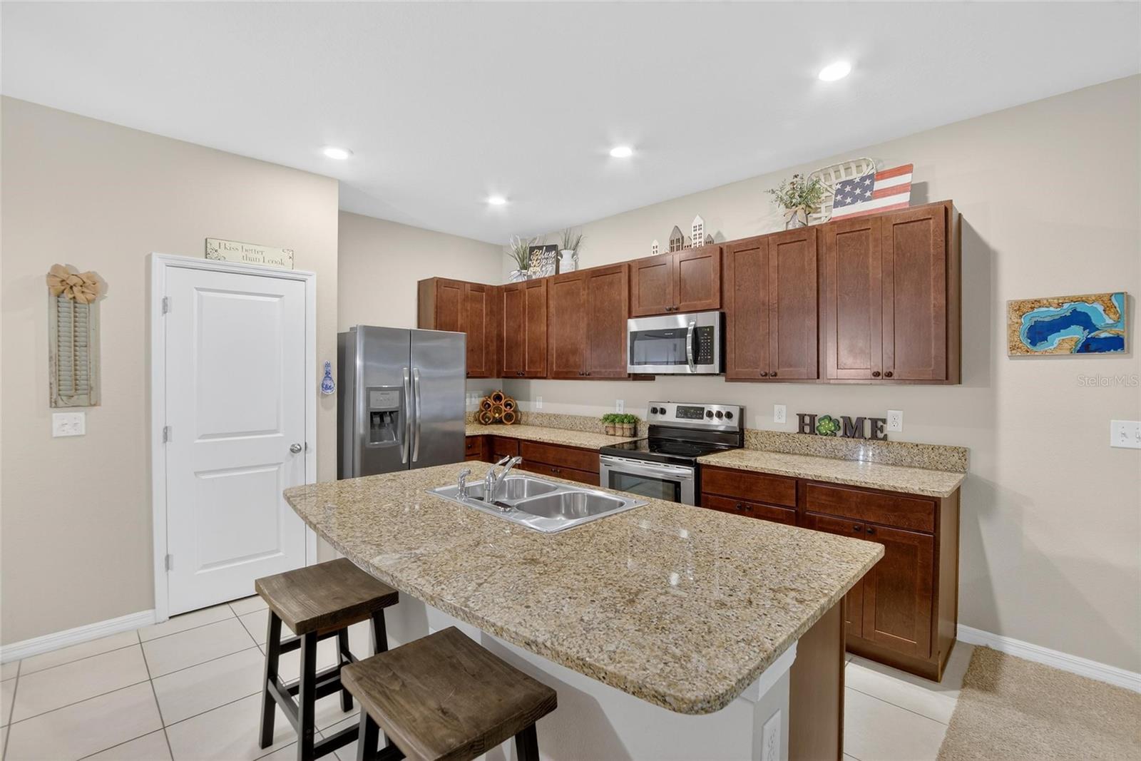 DISTRICT/BLOOMINGDALE - Residential