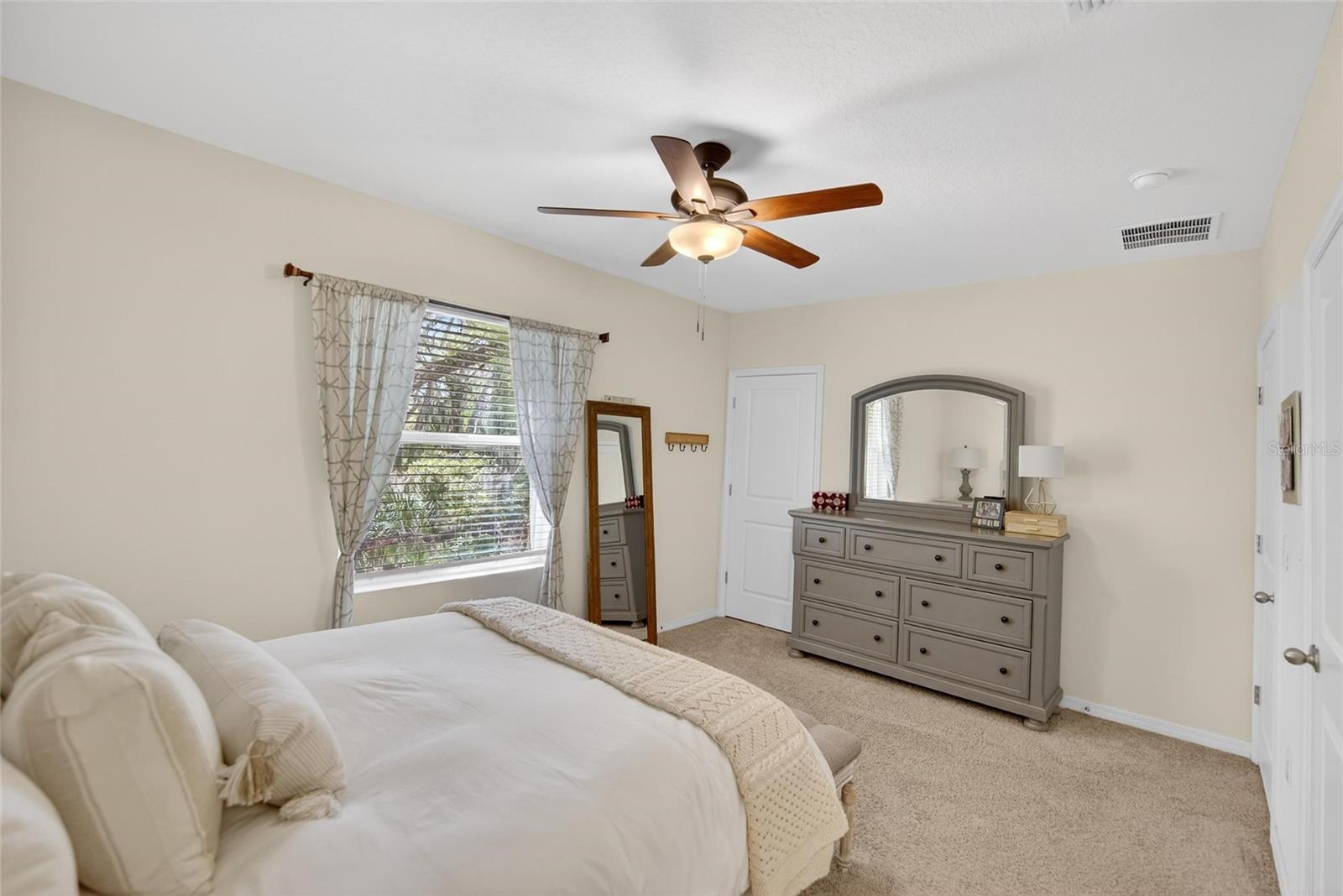 DISTRICT/BLOOMINGDALE - Residential