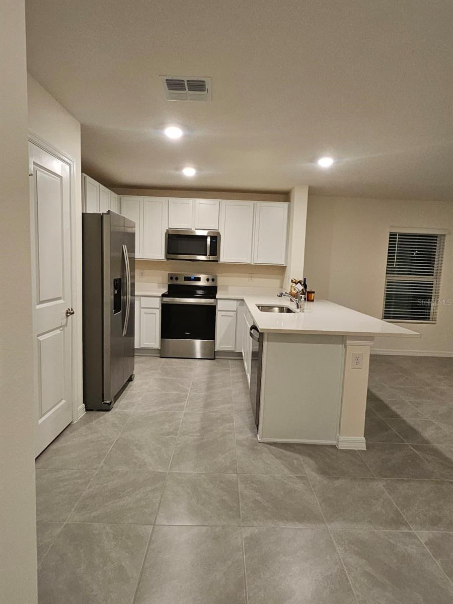 LAUREL COMMONS - Residential Lease