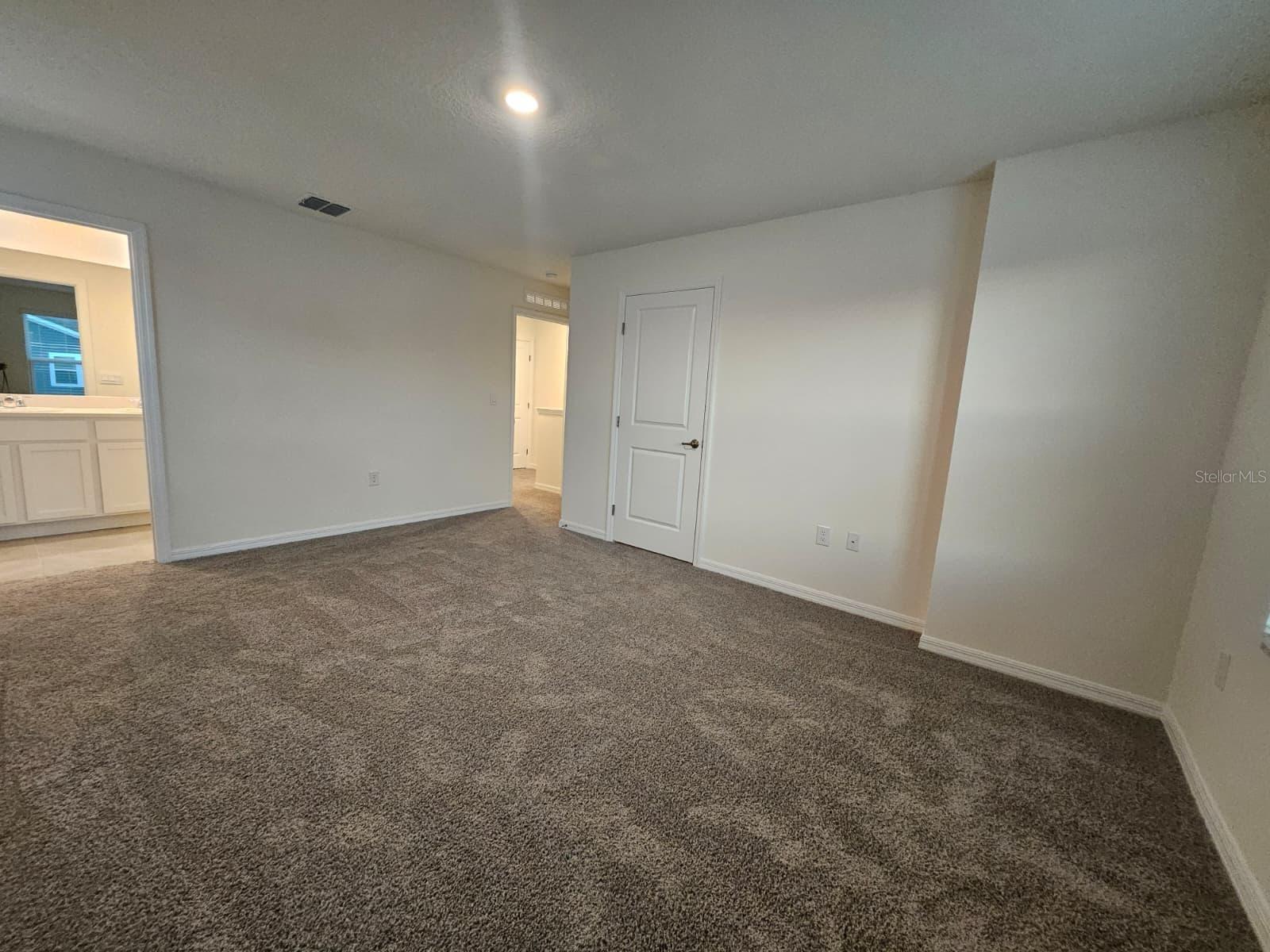 LAUREL COMMONS - Residential Lease