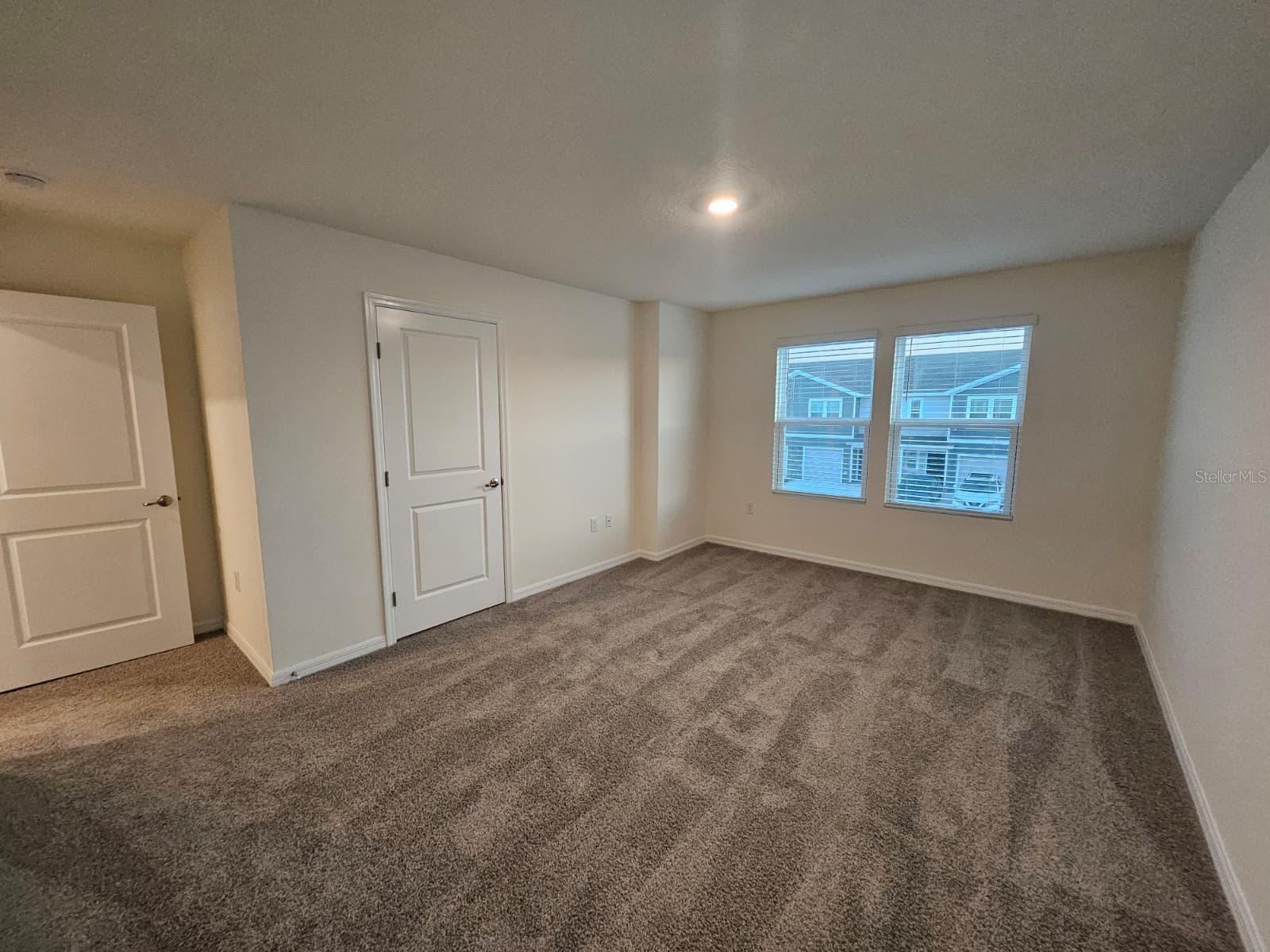 LAUREL COMMONS - Residential Lease