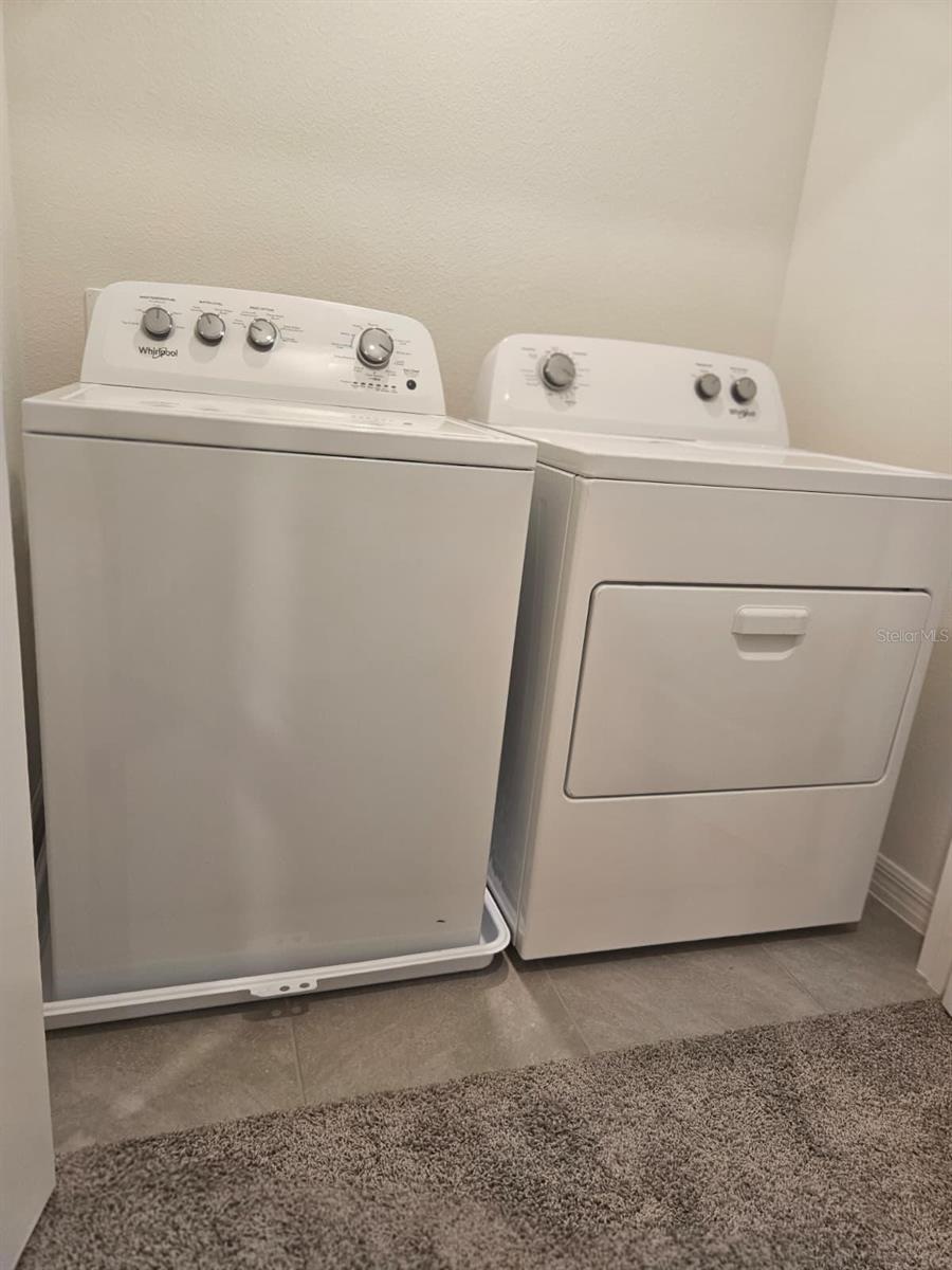 LAUREL COMMONS - Residential Lease