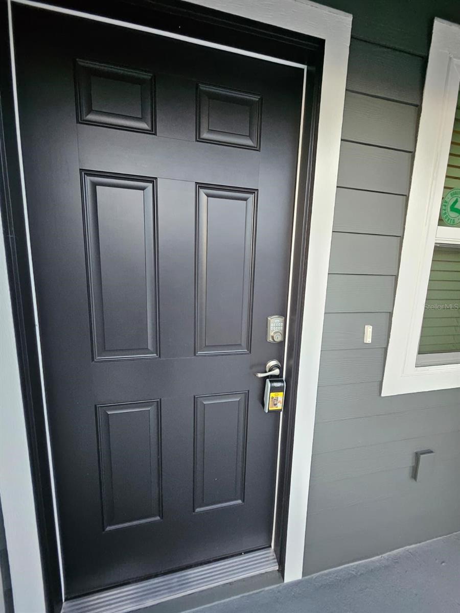 LAUREL COMMONS - Residential Lease