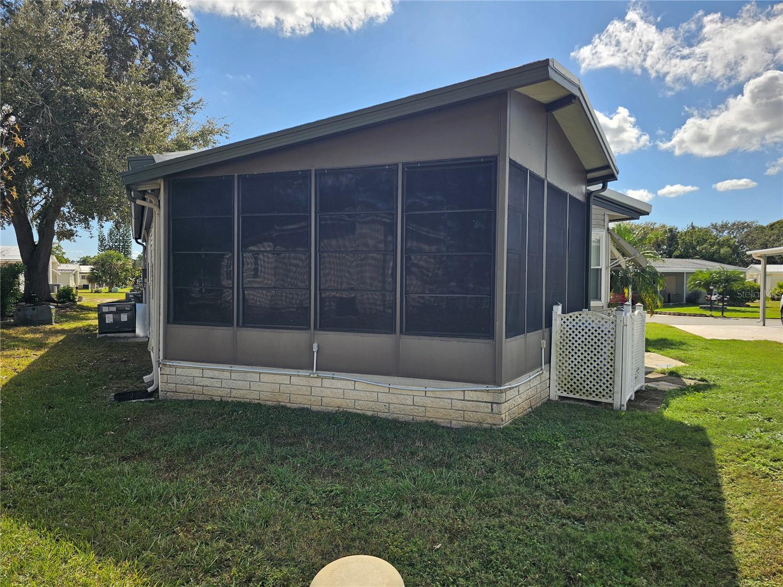 106 DOLPHIN DRIVE E